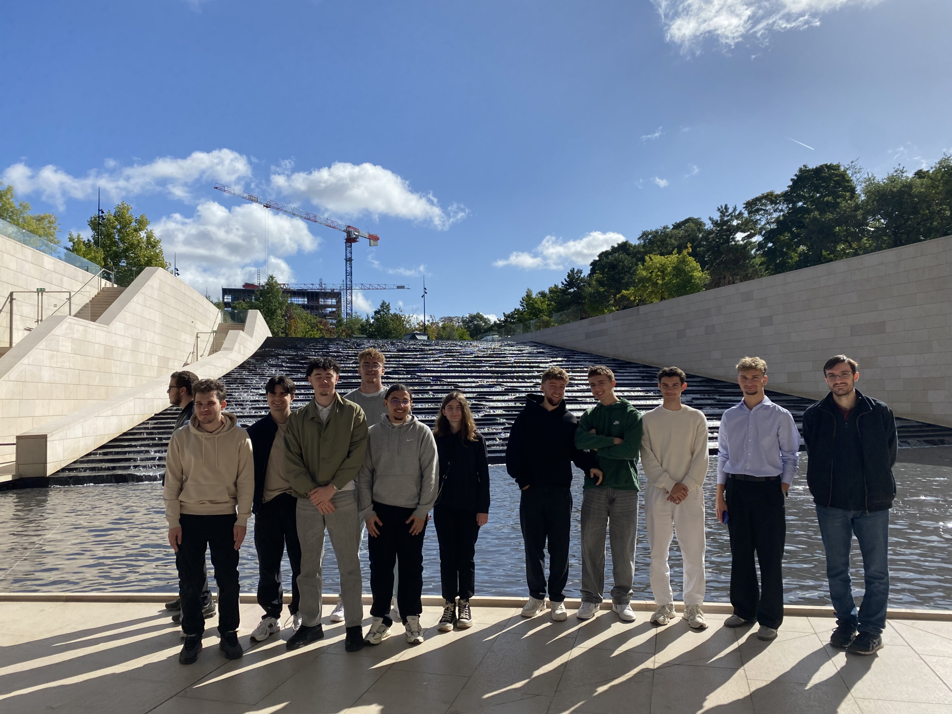 groupe devant musée 2